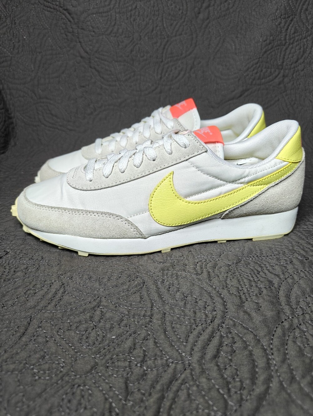 Nike DayBreak Pale Ivory Light Citron Waffle Casual Sneakers Women’s Shoe Size 8